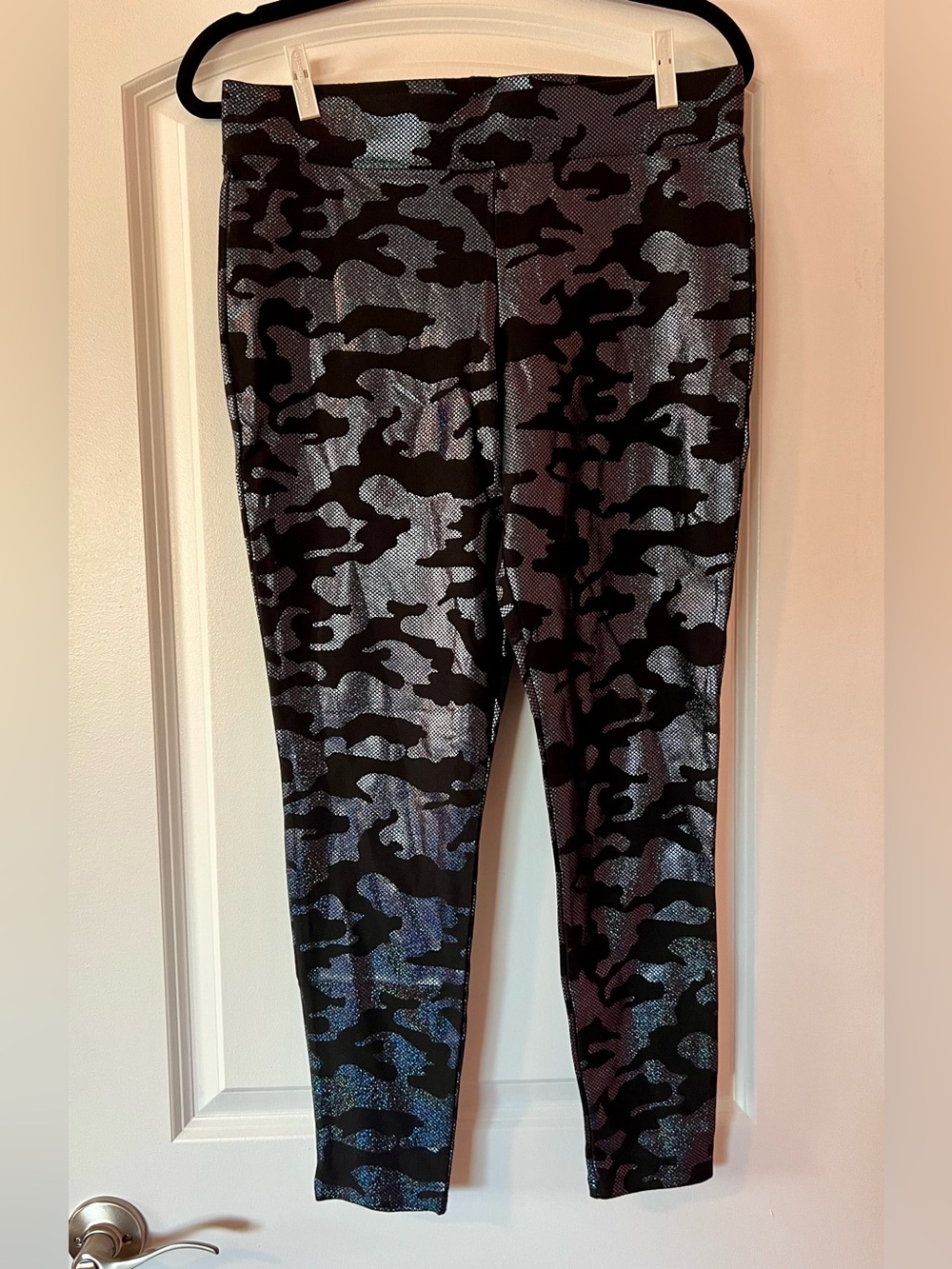 NWT TORRID Black Metallic Camo Leggings